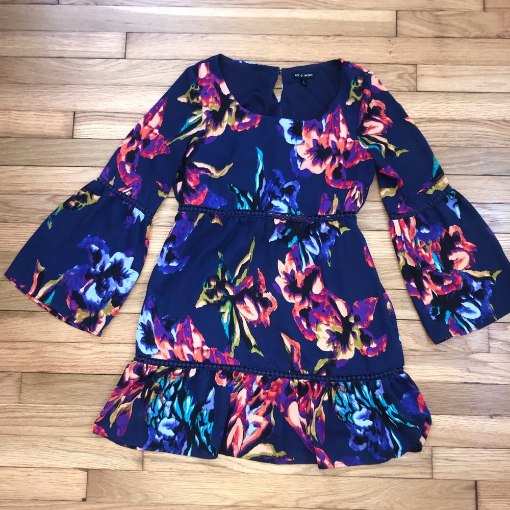 Bell sleeve flowy floral dress